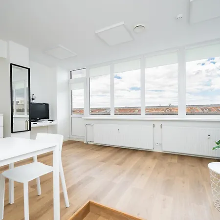 Hilltop - Studio In City Centre *