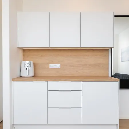 Hilltop - Studio In City Centre Apartment Reval